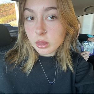 Meet your Posher, Macy